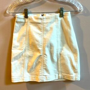 Free People Size 4 Mini Skirt White Back Zipper Excellent Condition